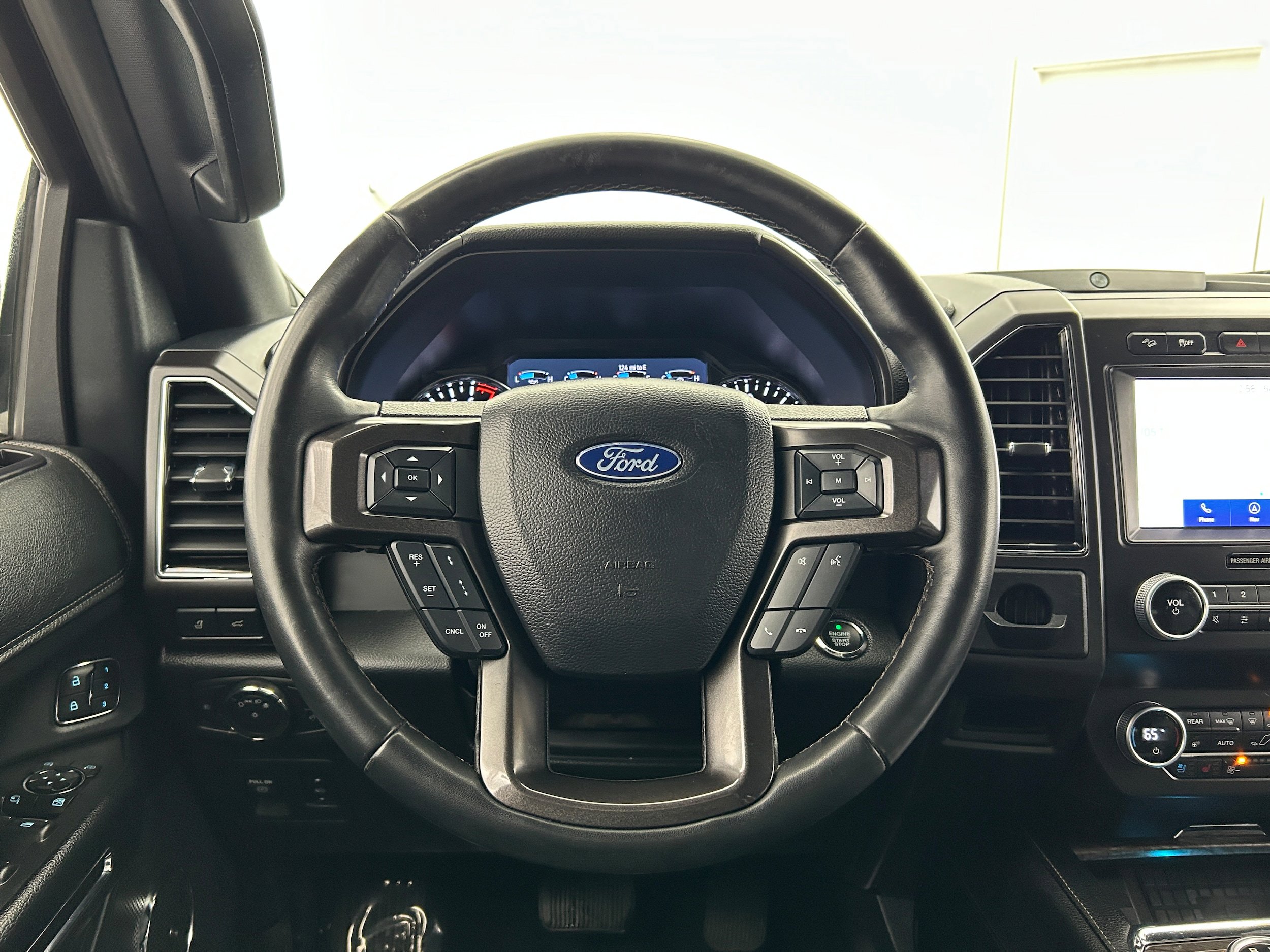Used 2021 Ford Expedition Limited AWD/4WD image 12