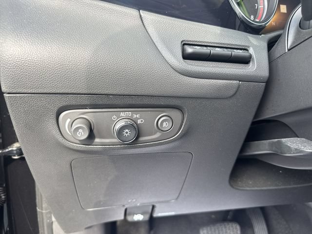 Certified 2022 Buick Encore GX Essence w/ Advanced Technology Package AWD/4WD image 18