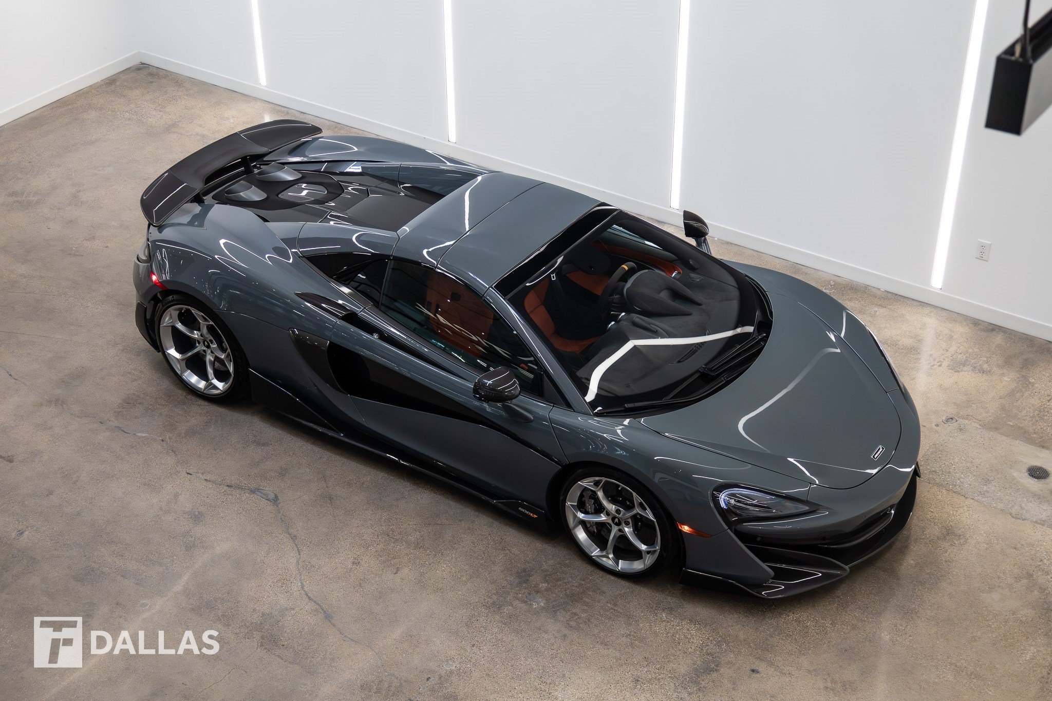 Used 2020 McLaren 600LT Spider RWD image 25