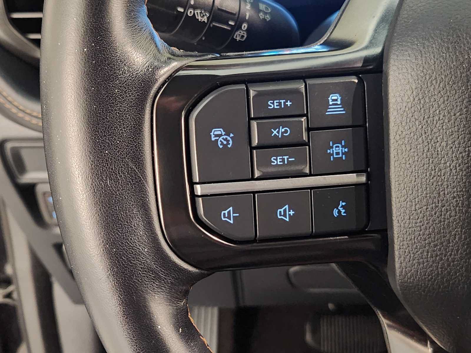 Used 2023 Ford Expedition Platinum RWD image 28