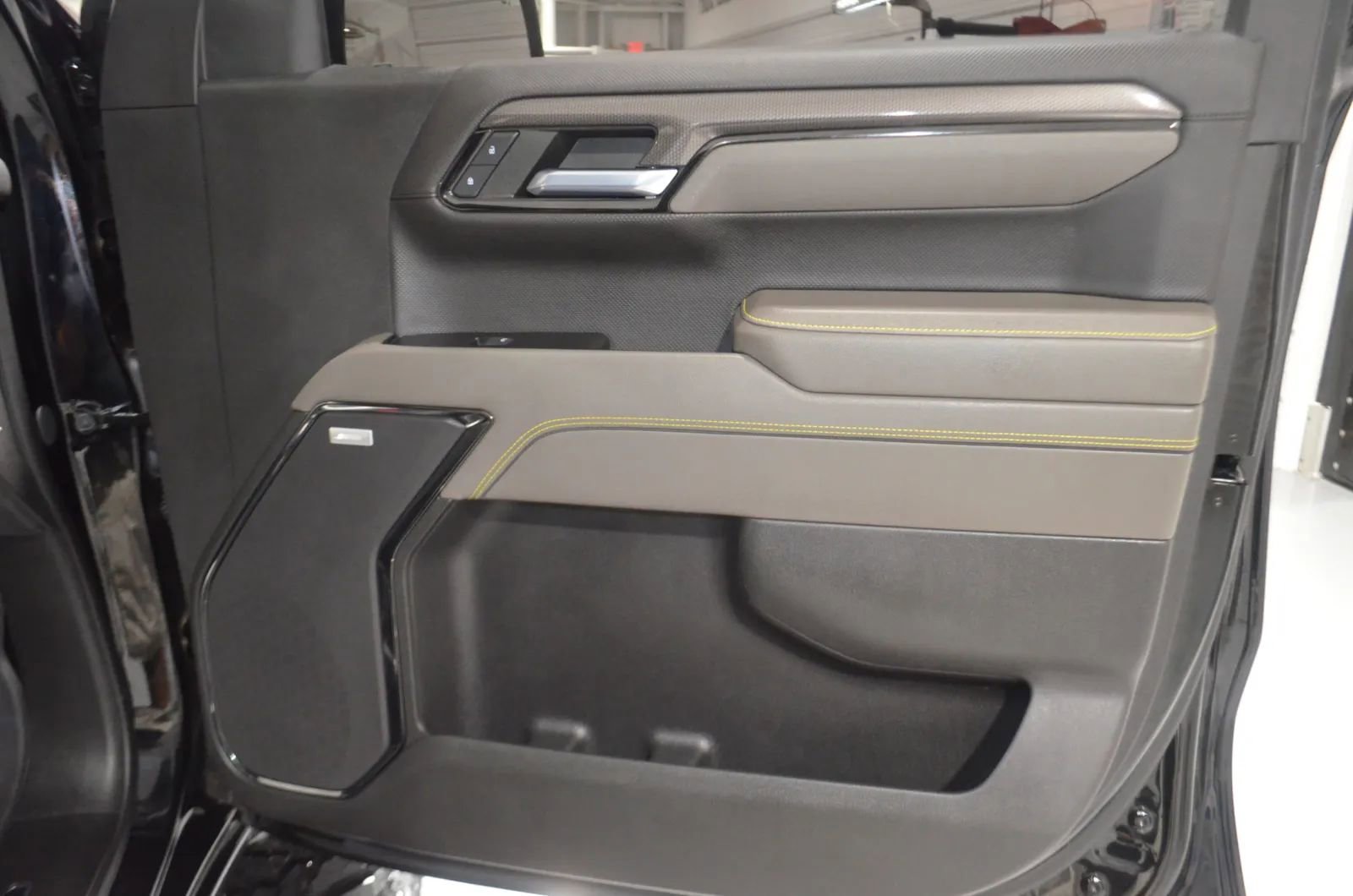 Used 2023 Chevrolet Silverado 1500 ZR2 w/ Technology Package image 44