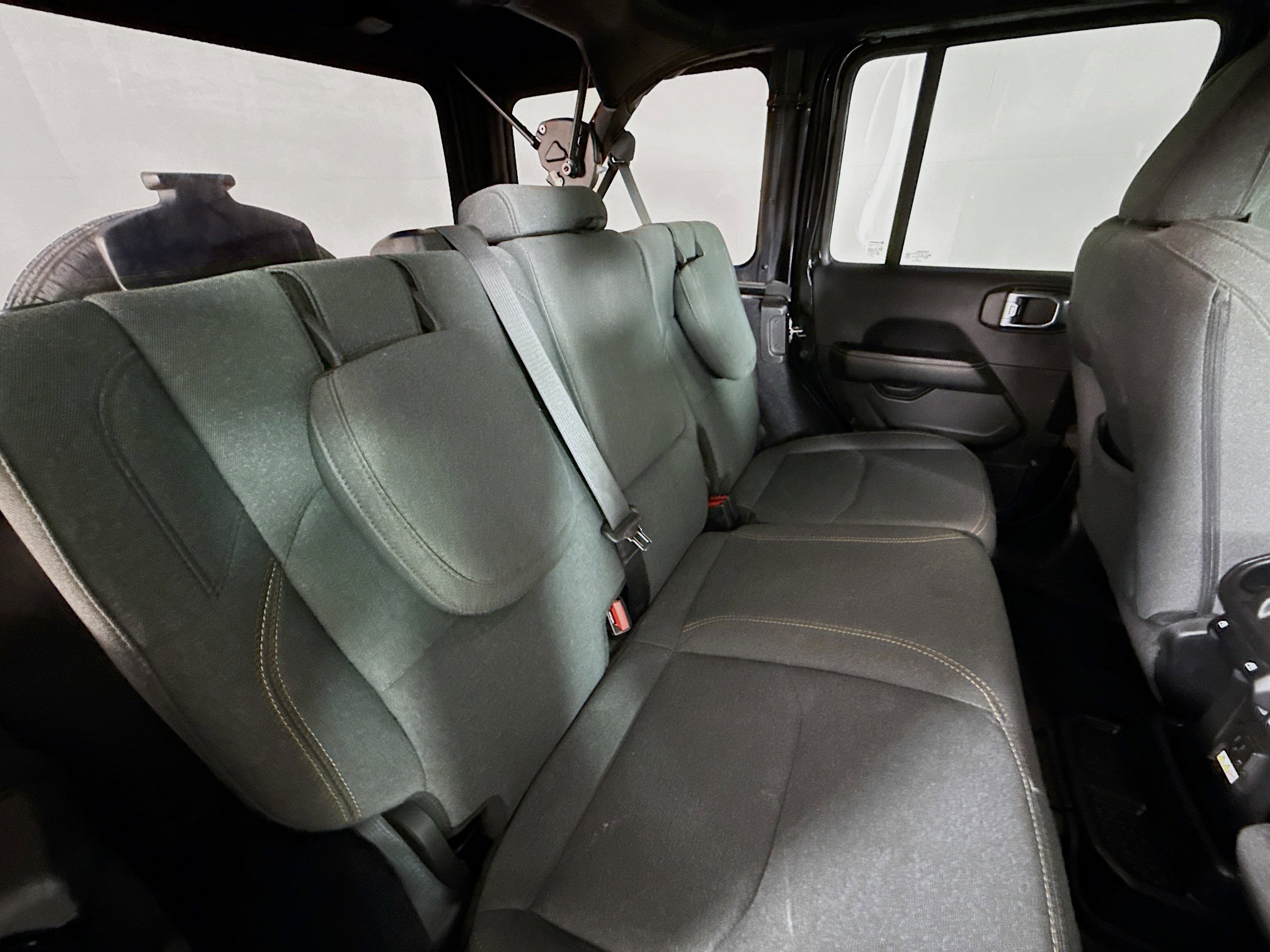 Used 2024 Jeep Wrangler Unlimited Sahara w/ Technology Group image 33