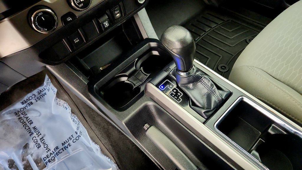 Used 2019 Toyota Tacoma SR5 AWD/4WD image 16