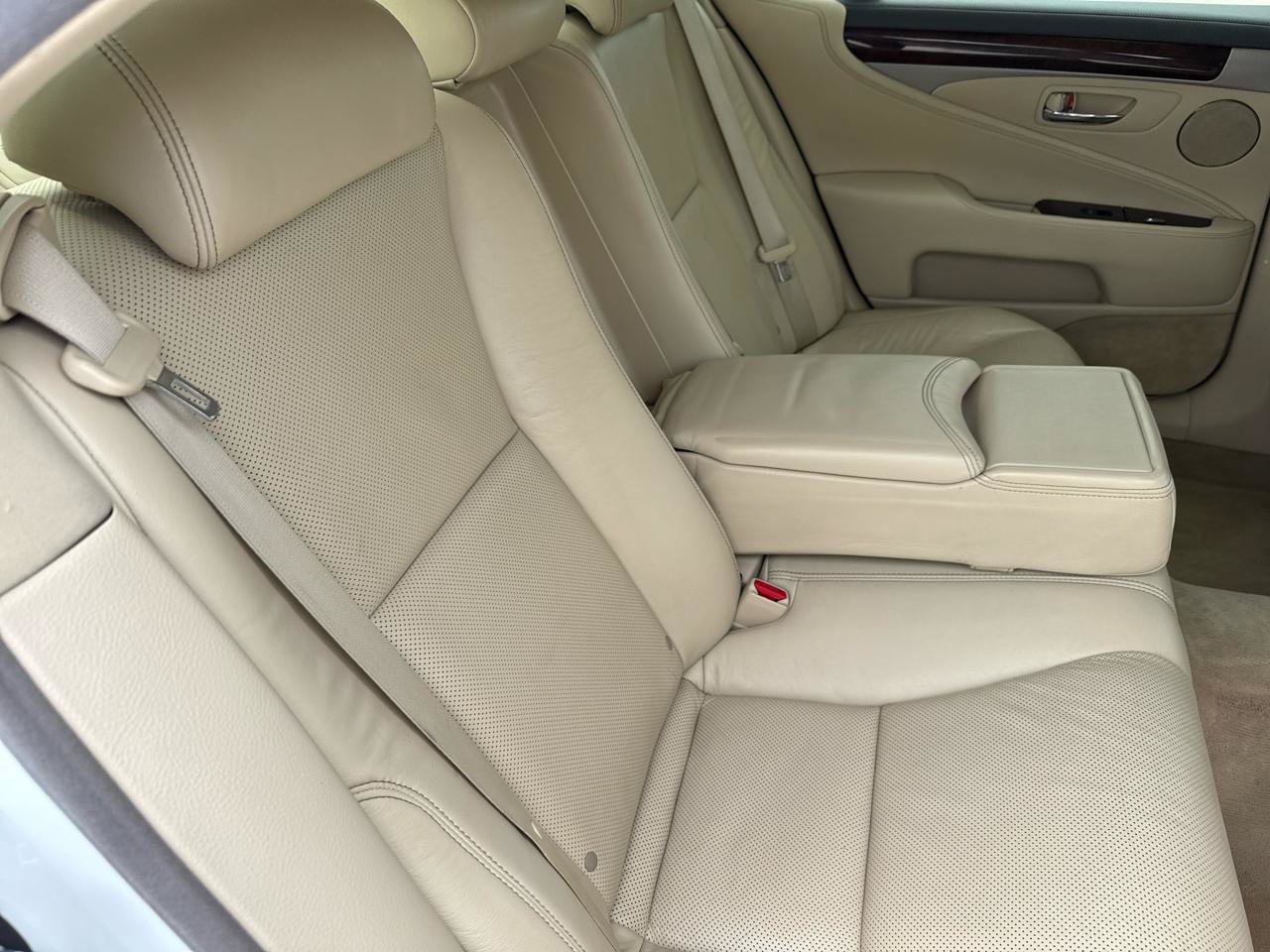 Used 2013 Lexus LS 460 w/ Comfort Pkg RWD image 51