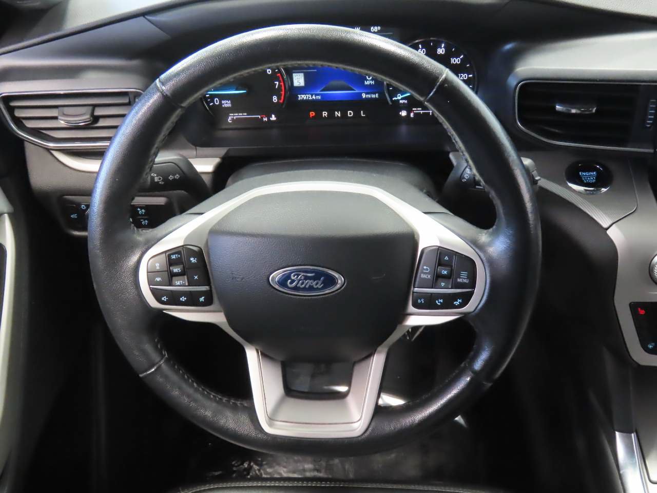 Used 2023 Ford Explorer XLT w/ Equipment Group 202A RWD image 10