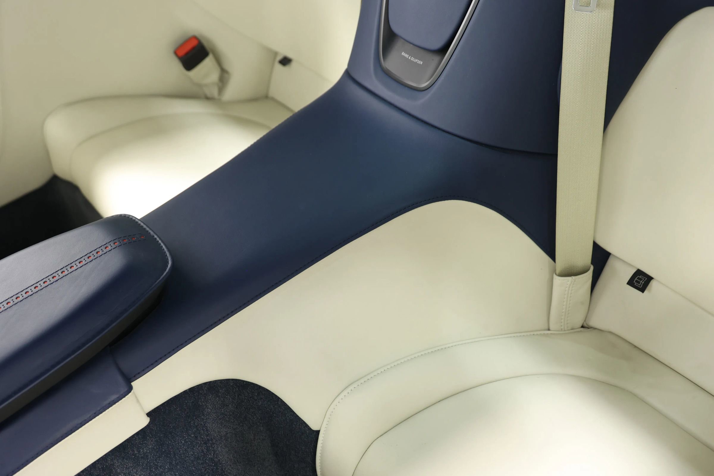 Used 2017 Aston Martin DB11 V12 image 54