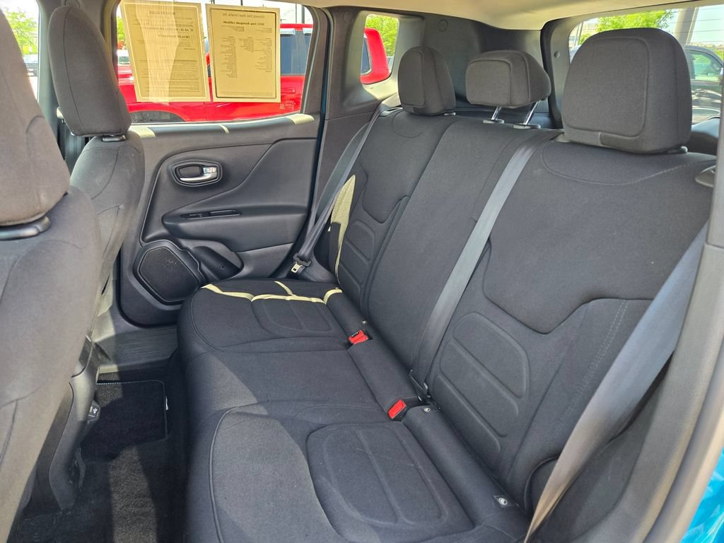 Used 2022 Jeep Renegade Latitude AWD/4WD image 29