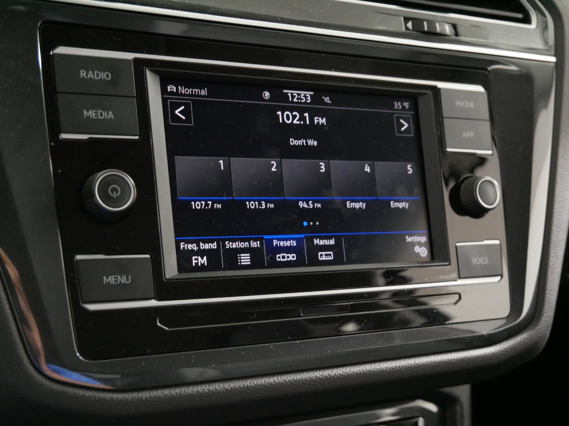 Used 2021 Volkswagen Tiguan S image 22