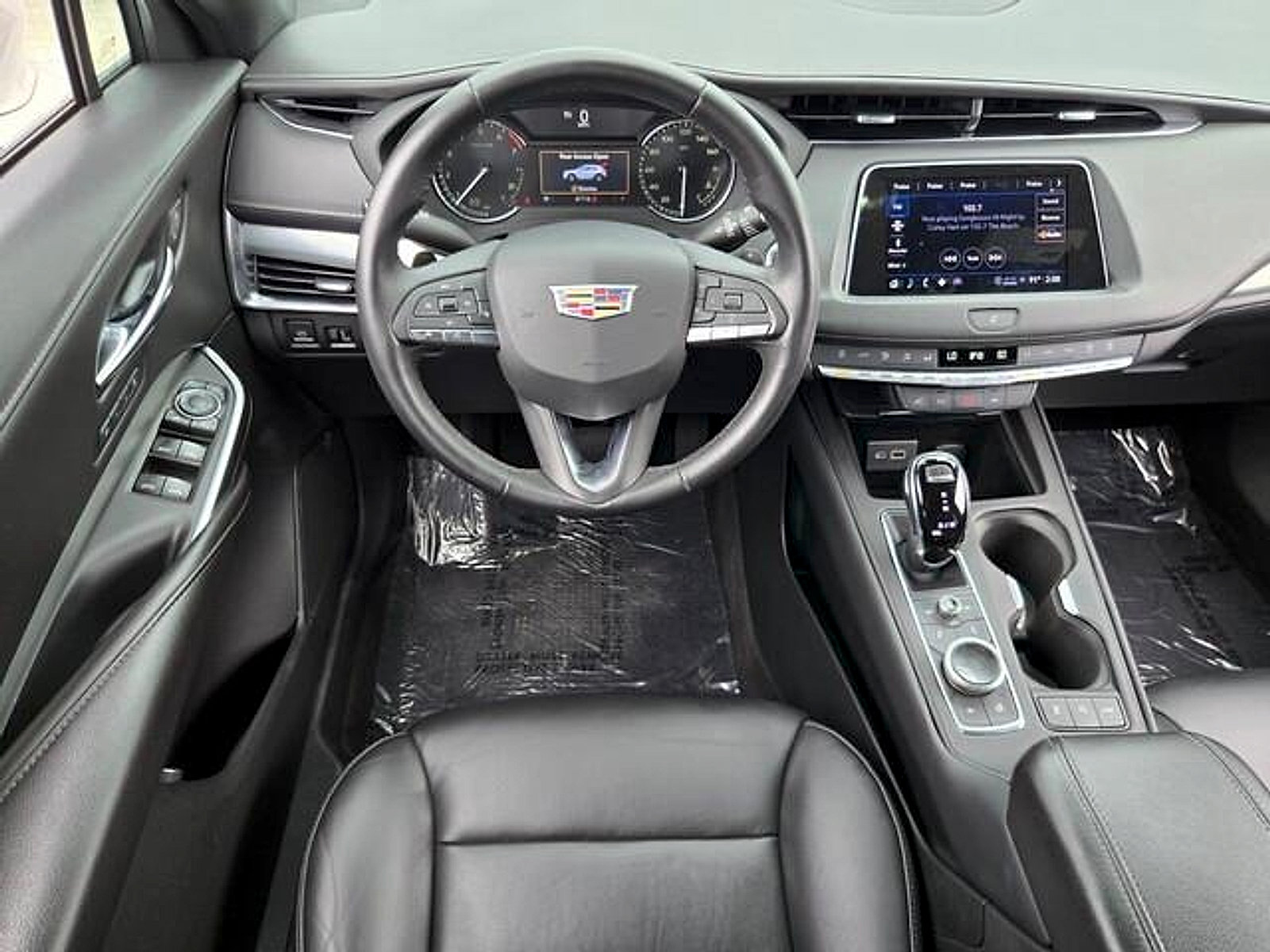 Used 2022 Cadillac XT4 Premium Luxury w/ Enhanced Visibility Package FWD image 12