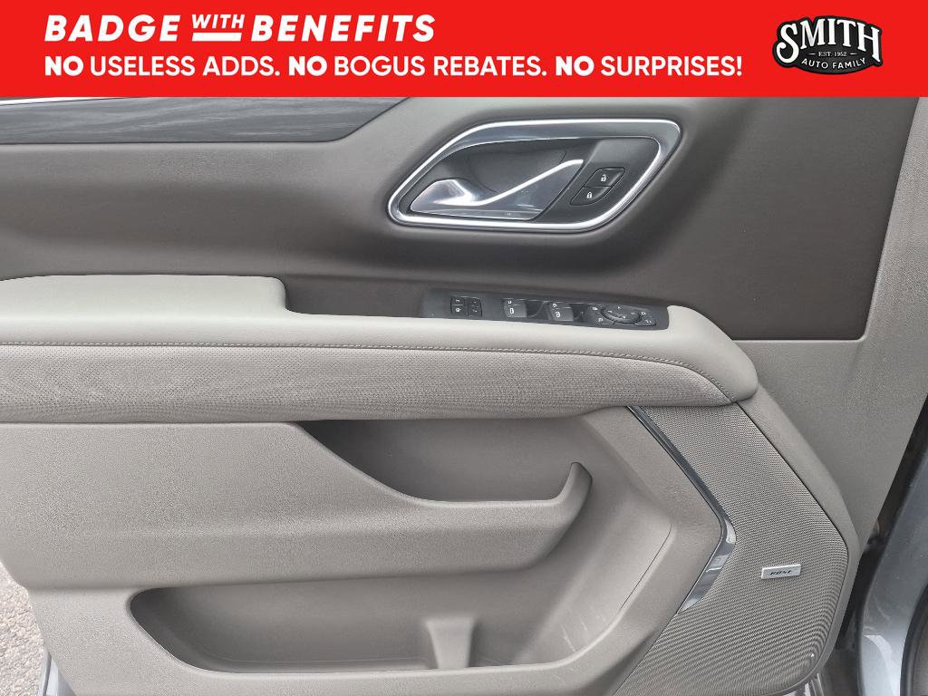 Used 2023 GMC Yukon XL SLT w/ SLT Premium Package image 16