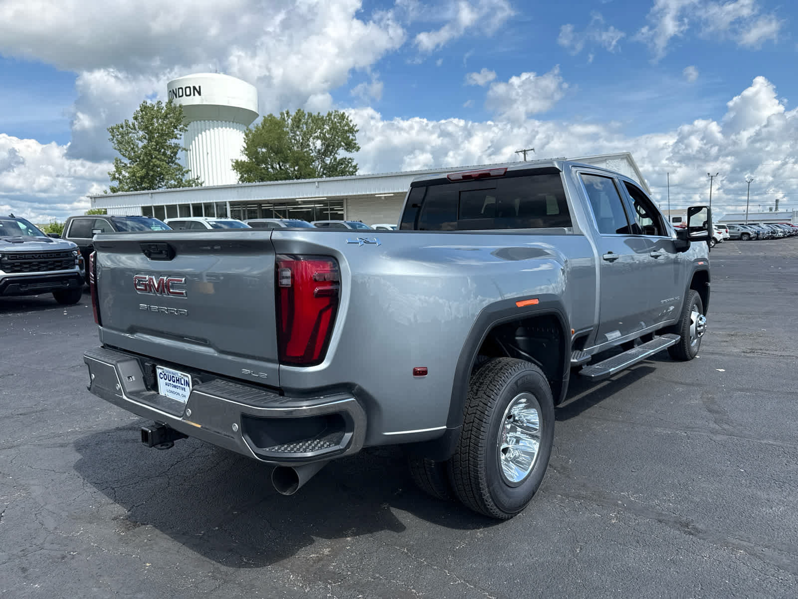 New 2026 GMC Sierra 3500 SLE w/ Preferred Package AWD/4WD image 5
