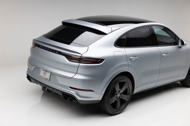 Used 2020 Porsche Cayenne Turbo image 27