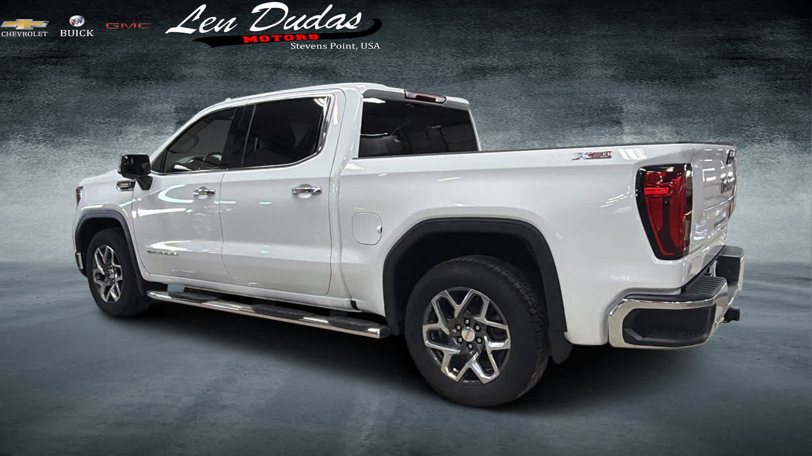 Used 2023 GMC Sierra 1500 SLT image 3