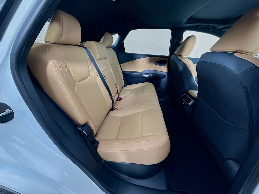 Used 2025 Lexus RX 350 Premium w/ Accessory Package (Z1) image 29