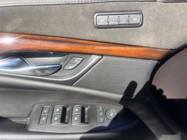 Used 2019 Cadillac Escalade Luxury AWD/4WD image 23