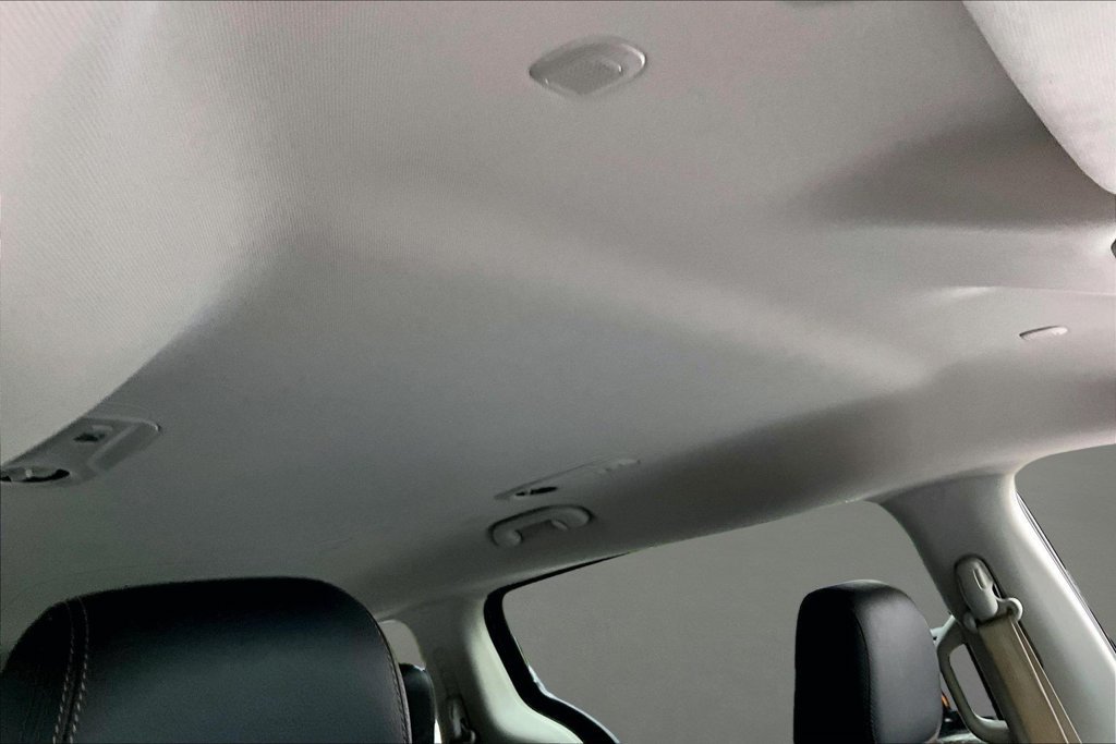 Used 2020 Chrysler Pacifica Touring-L FWD image 26