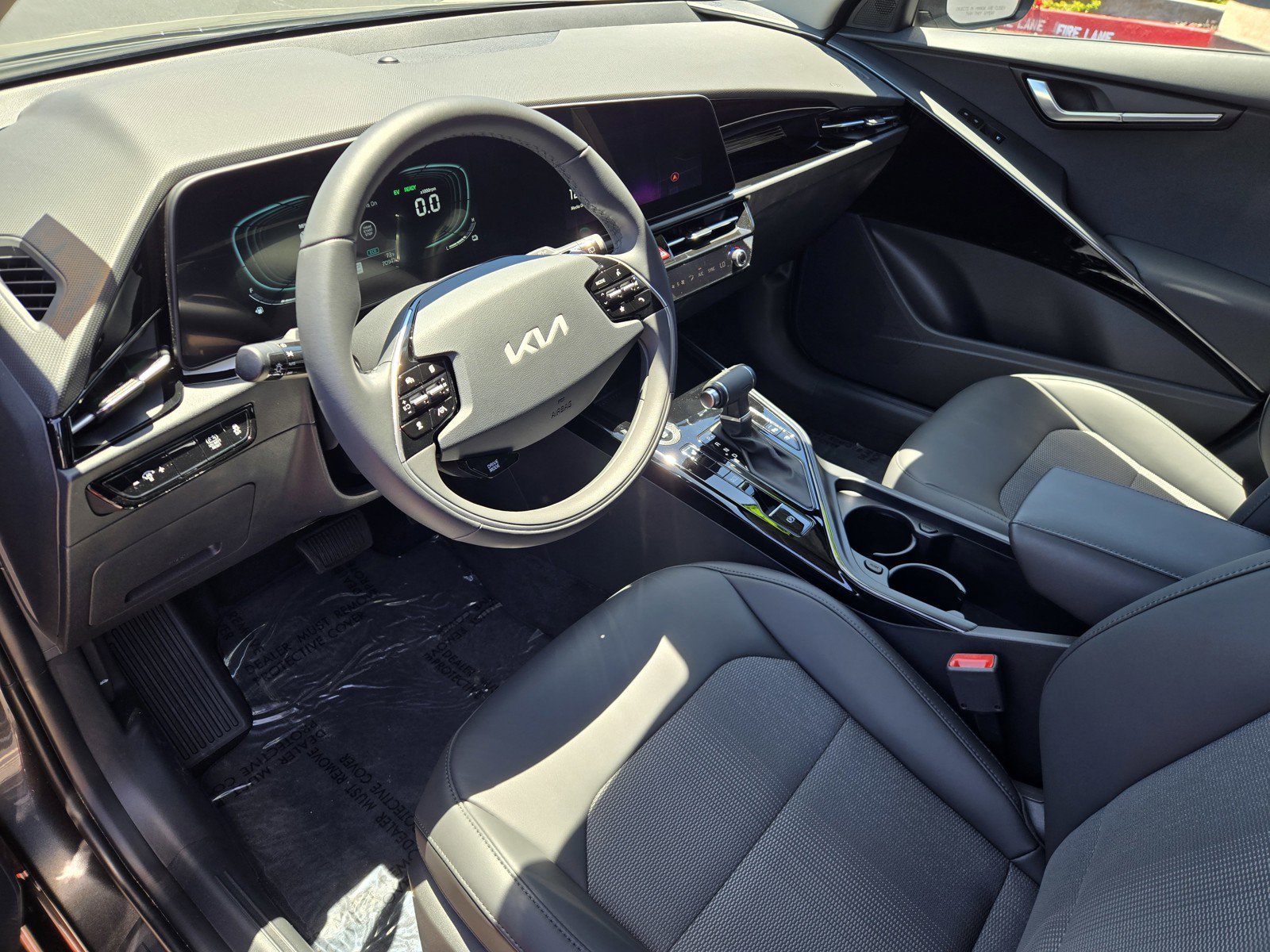 Used 2025 Kia Niro EX FWD image 10