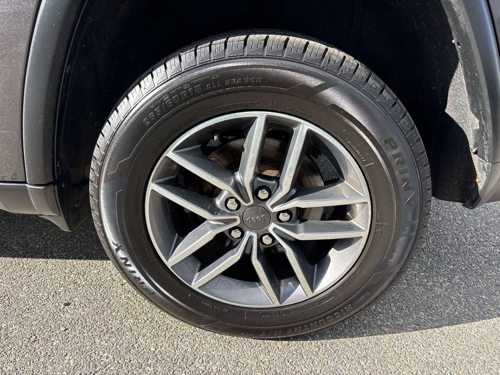 Used 2020 Jeep Grand Cherokee Limited AWD/4WD image 9