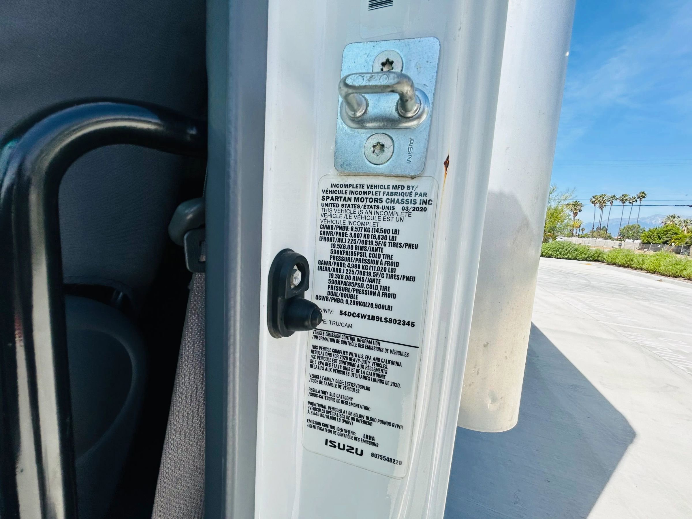 Used 2020 Isuzu NPR RWD image 6