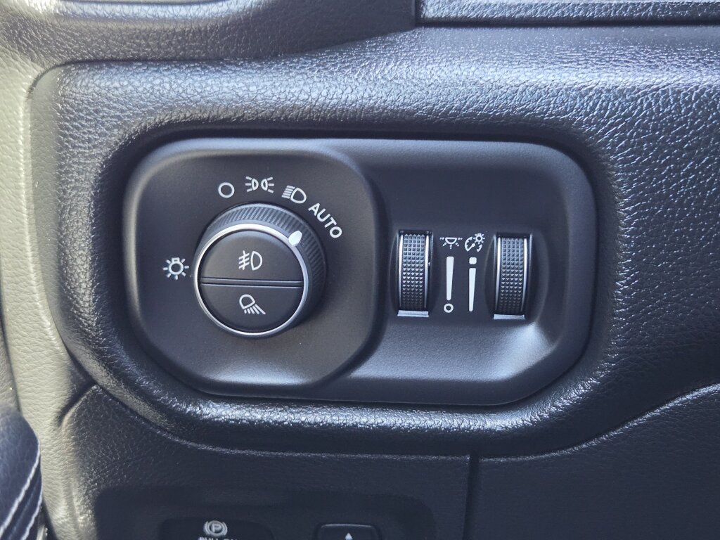 Used 2022 RAM 1500 Laramie w/ Sport Appearance Package AWD/4WD image 16