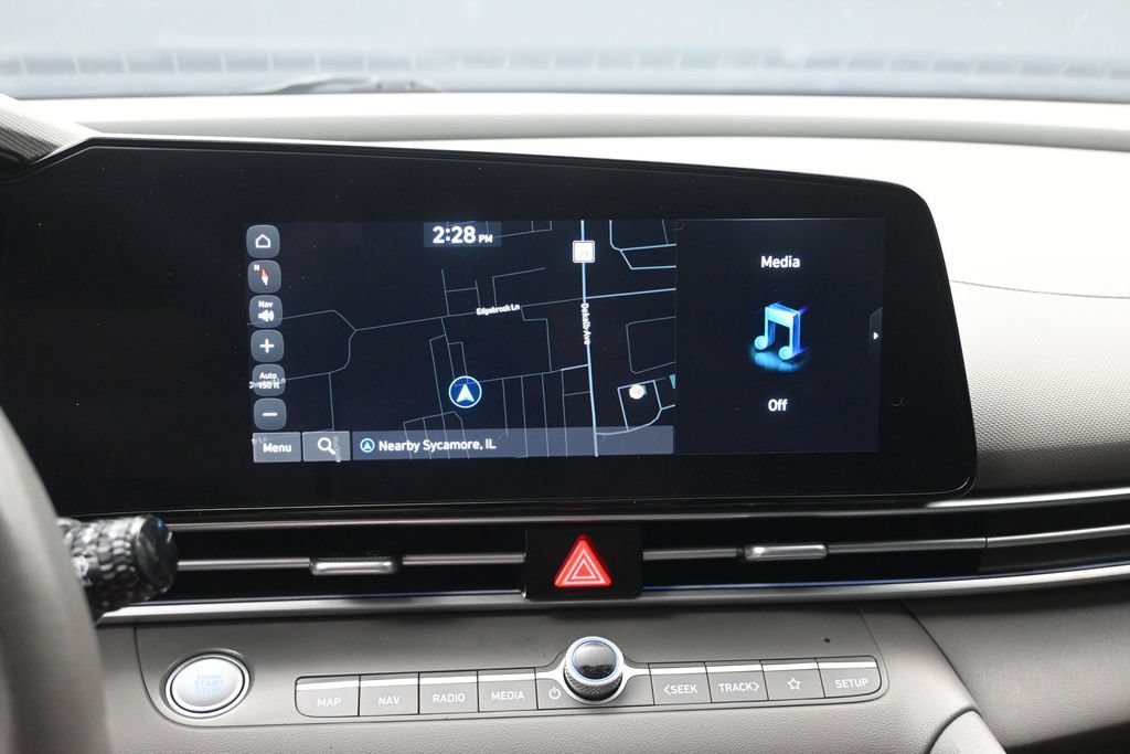 Used 2025 Hyundai Elantra SEL FWD image 16