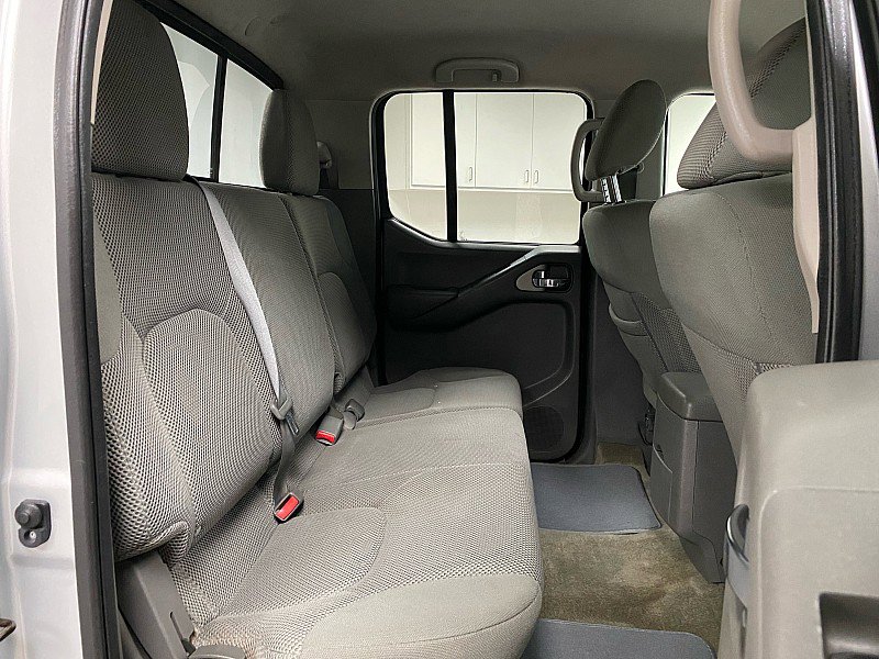 Used 2016 Nissan Frontier SV image 12