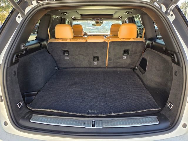 Certified 2022 Jeep Grand Cherokee Summit w/ Luxury Tech Group V image 10