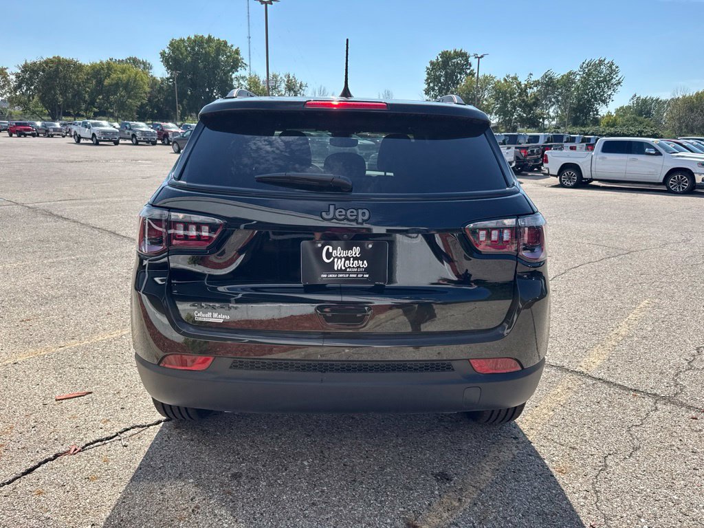 New 2026 Jeep Compass Latitude AWD/4WD image 4