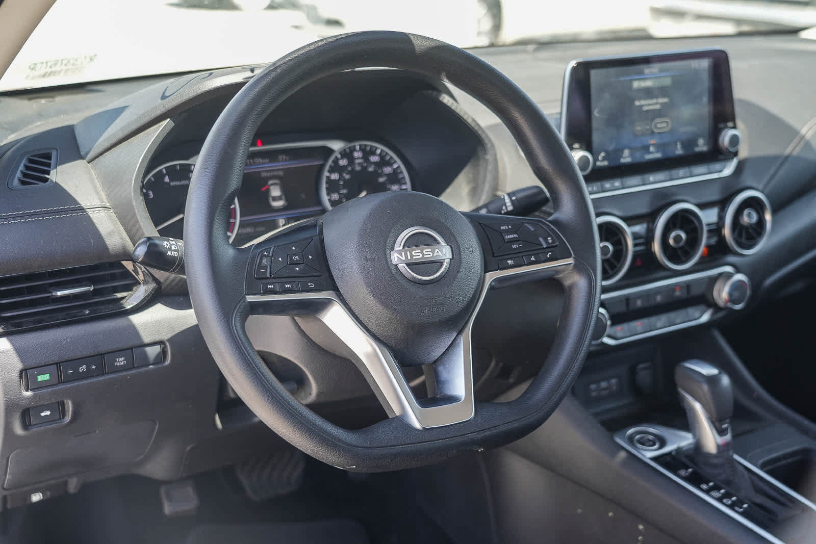 Used 2024 Nissan Sentra SV FWD image 15