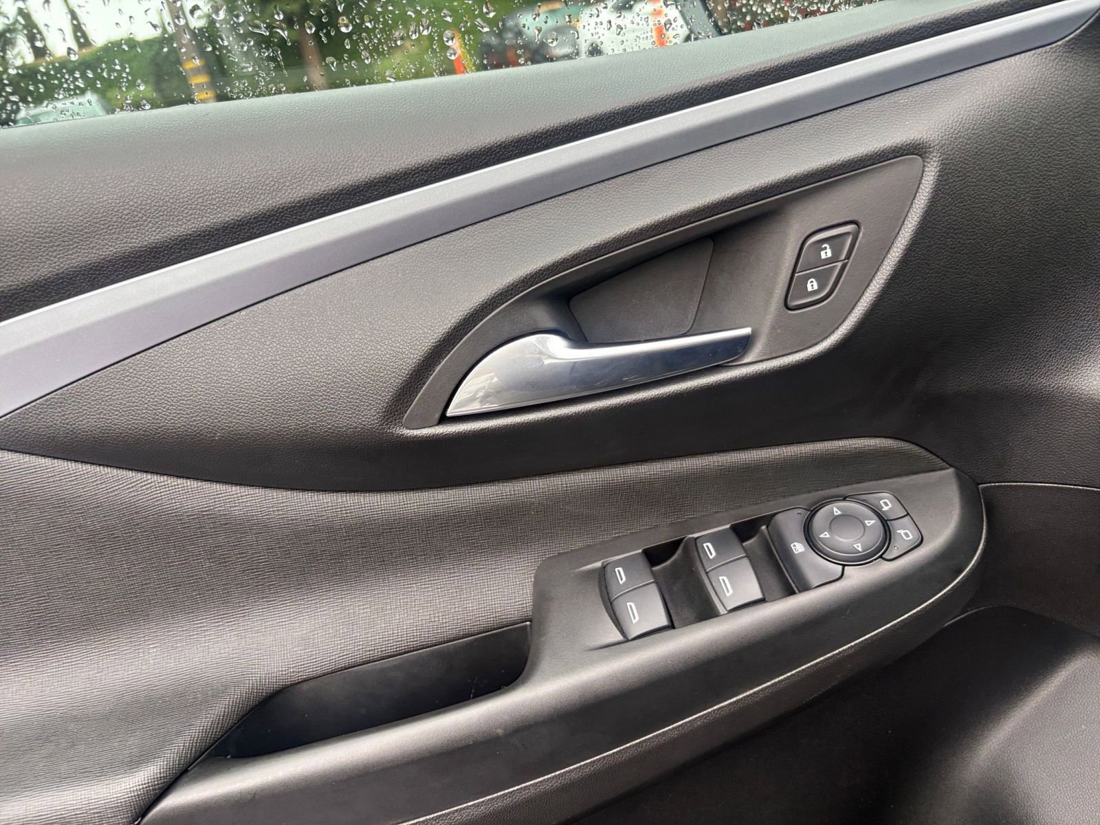 Used 2025 Buick Envista Preferred image 18