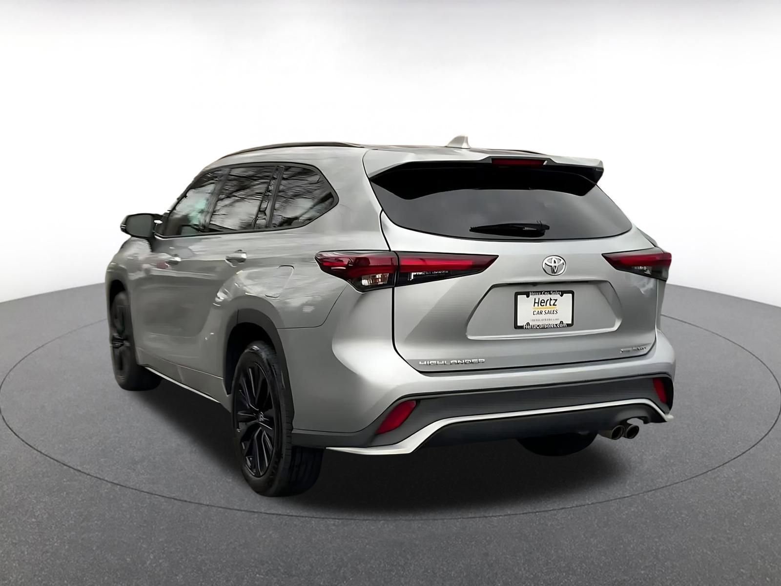 Used 2025 Toyota Highlander XSE image 11