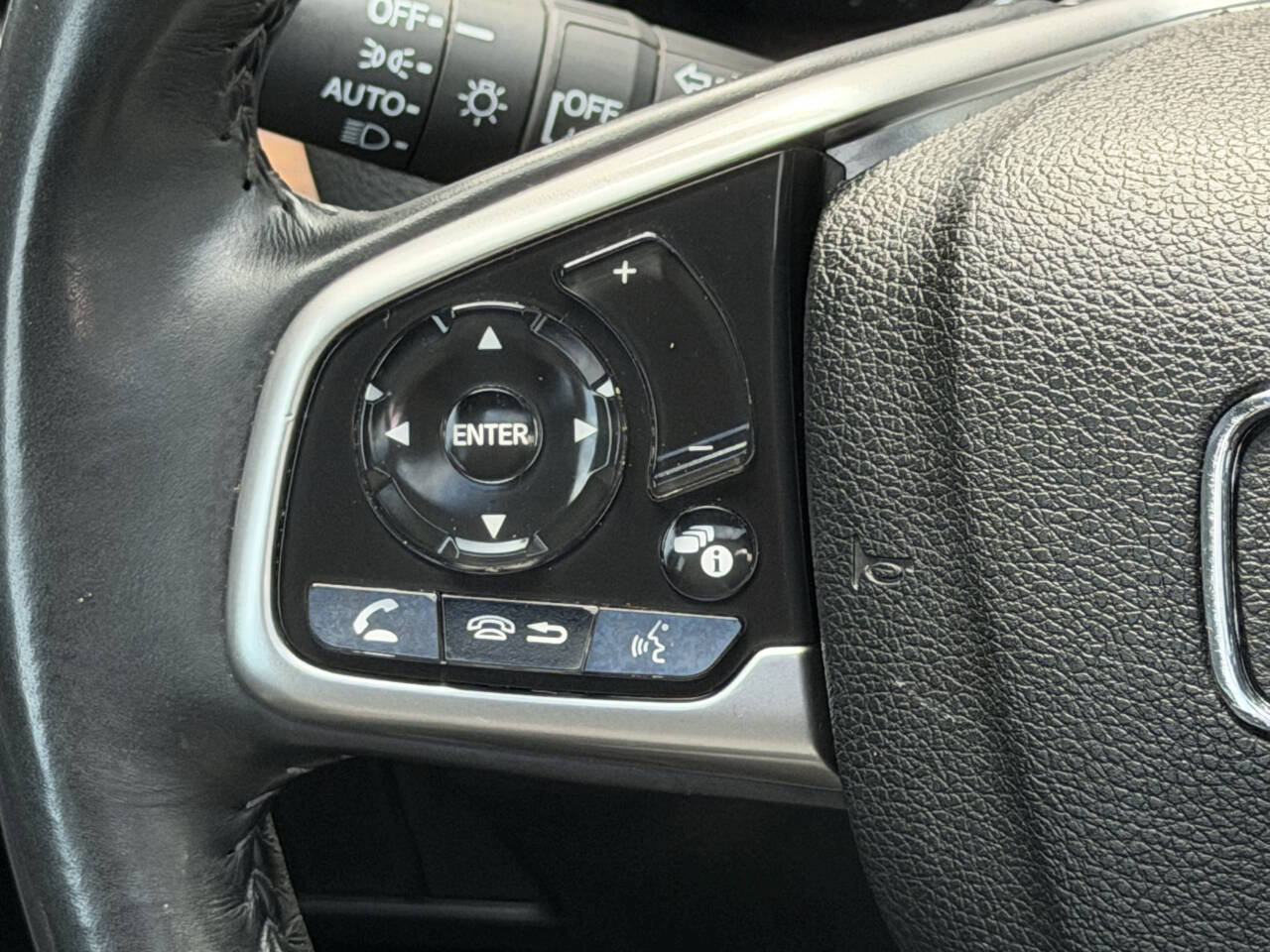 Used 2019 Honda CR-V Touring image 25