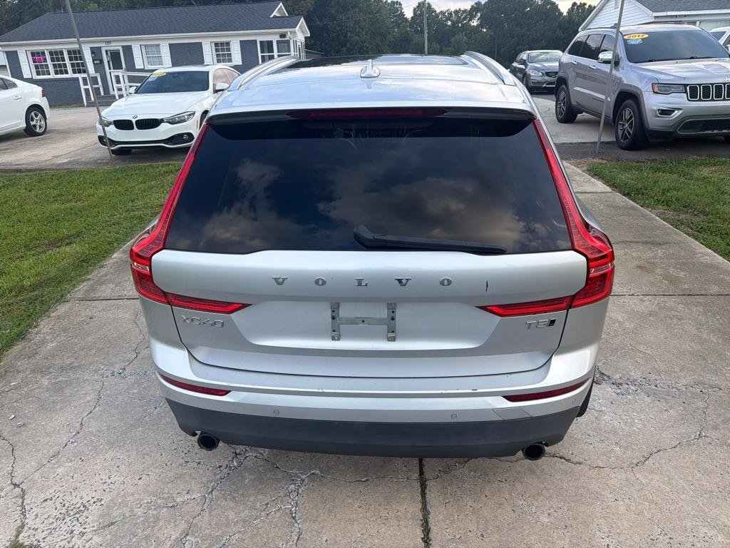 Used 2018 Volvo XC60 T5 Momentum w/ Vision Package AWD/4WD image 13