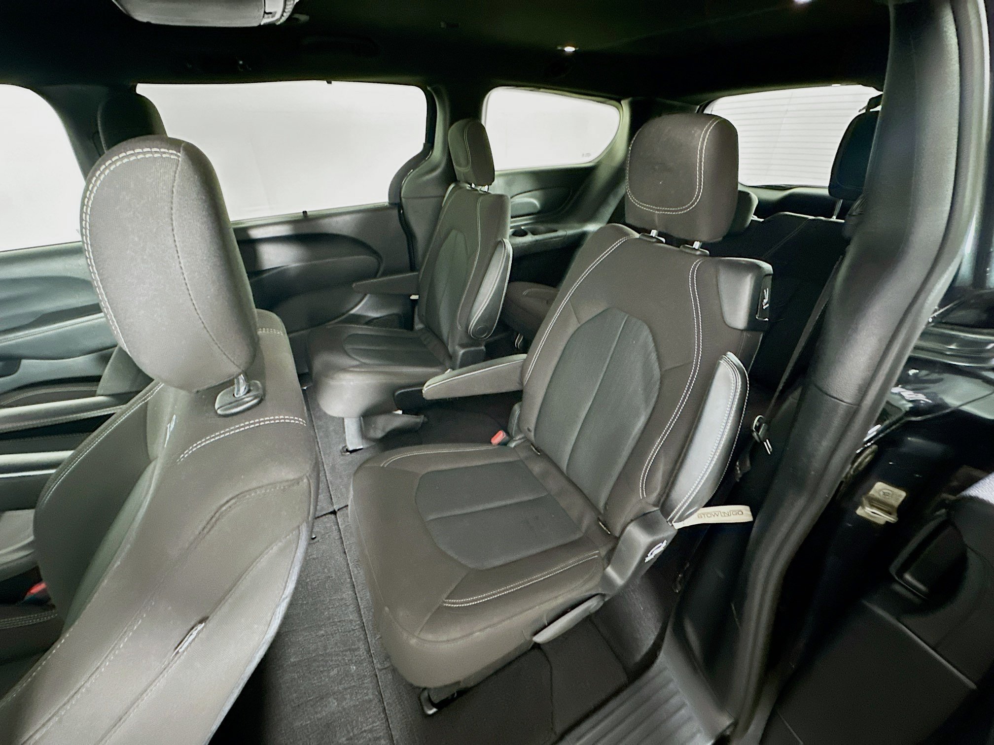 Used 2020 Chrysler Pacifica Touring w/ S Appearance Package FWD image 28