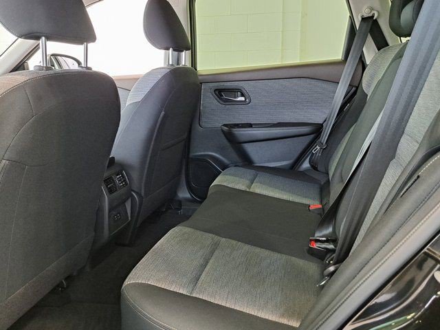 Used 2023 Nissan Rogue SV FWD image 24