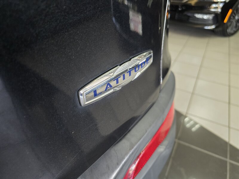 Used 2014 Jeep Cherokee Latitude AWD/4WD image 27