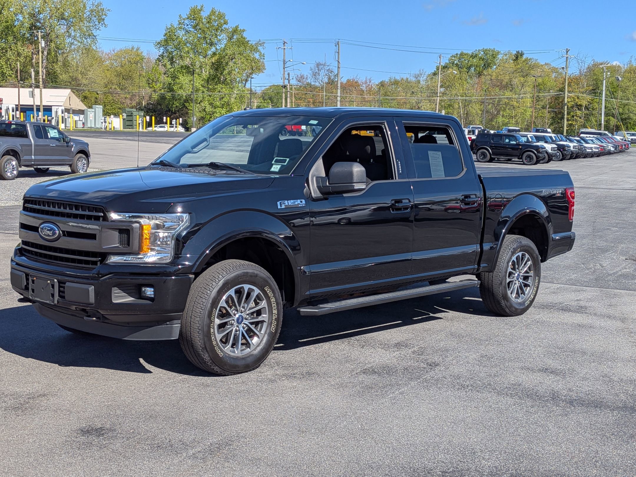 Used 2018 Ford F150 XLT w/ Equipment Group 302A Luxury AWD/4WD image 7
