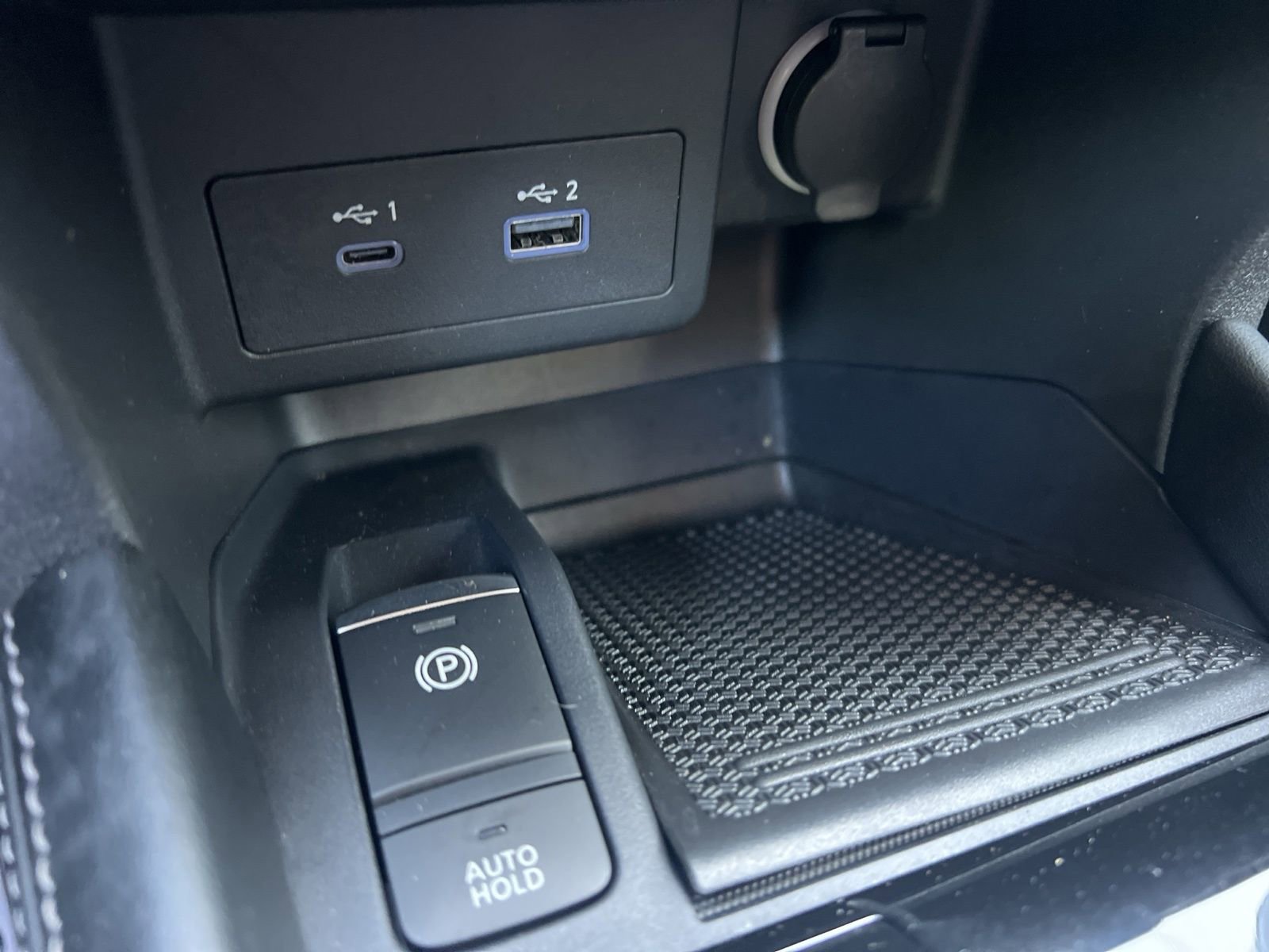 Used 2023 Nissan Kicks SR w/ Exterior Package image 20