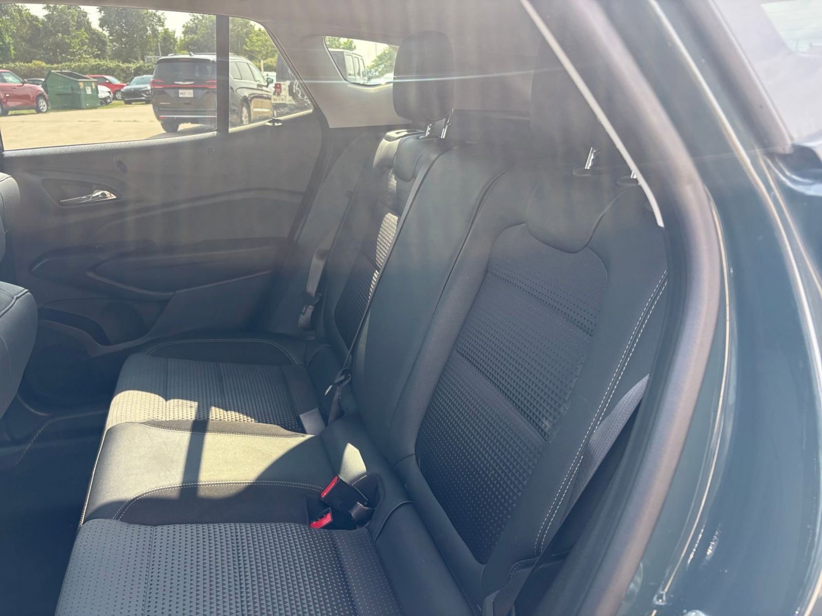 Used 2025 Chevrolet Trax LT FWD image 38