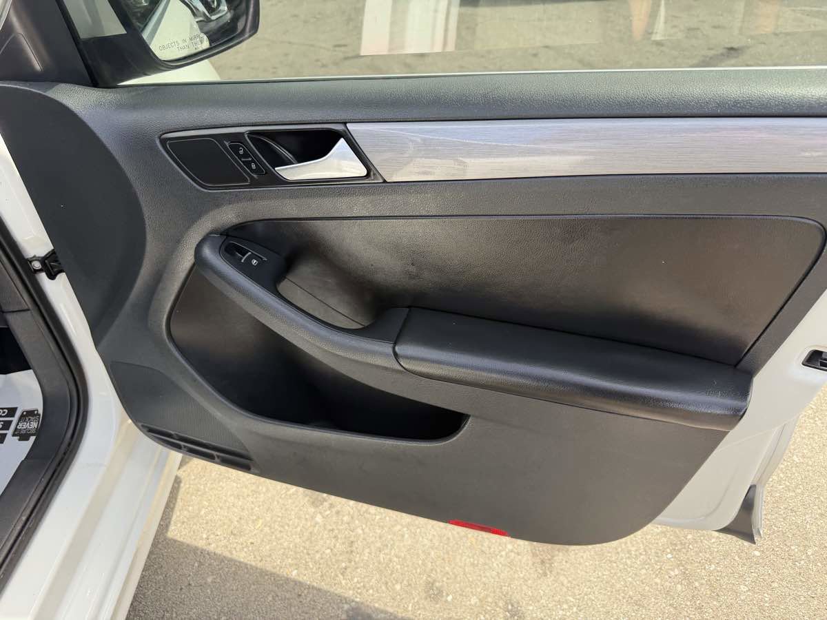 Used 2014 Volkswagen Jetta TDI image 7