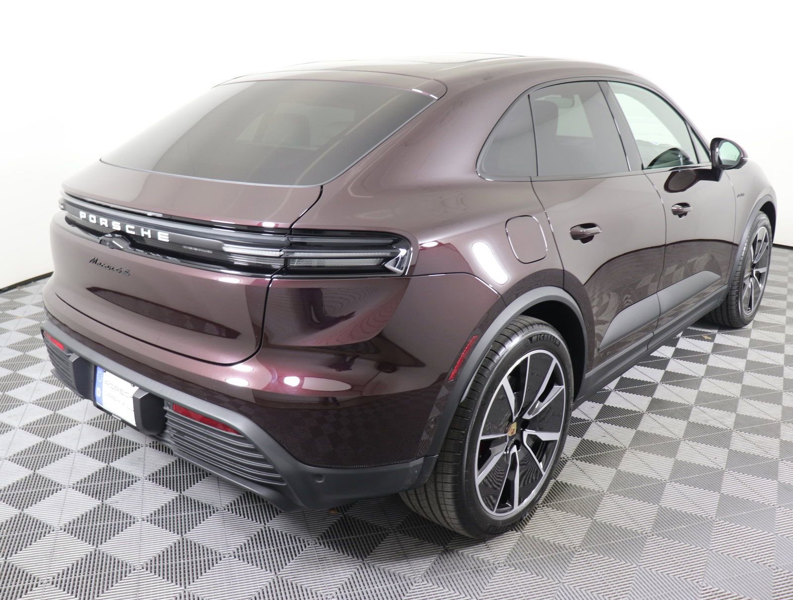 Used 2025 Porsche Macan 4S Electric image 27