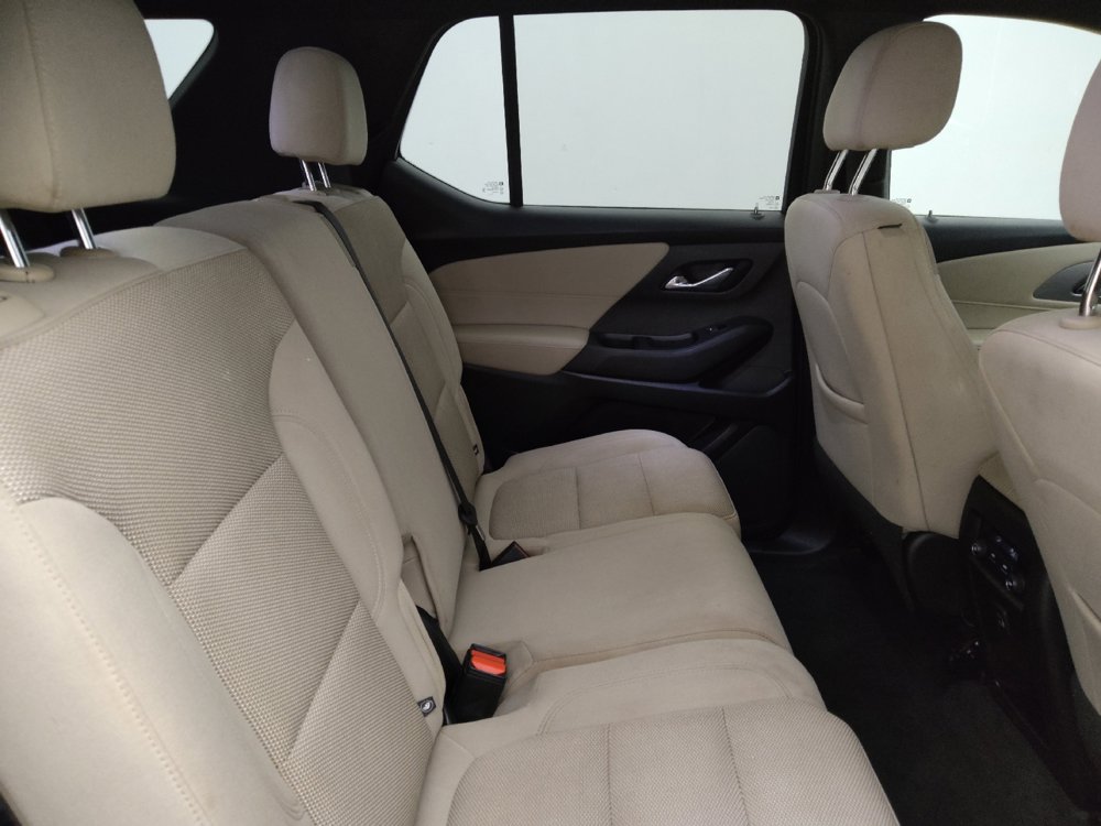 Used 2022 Chevrolet Traverse LS FWD image 19