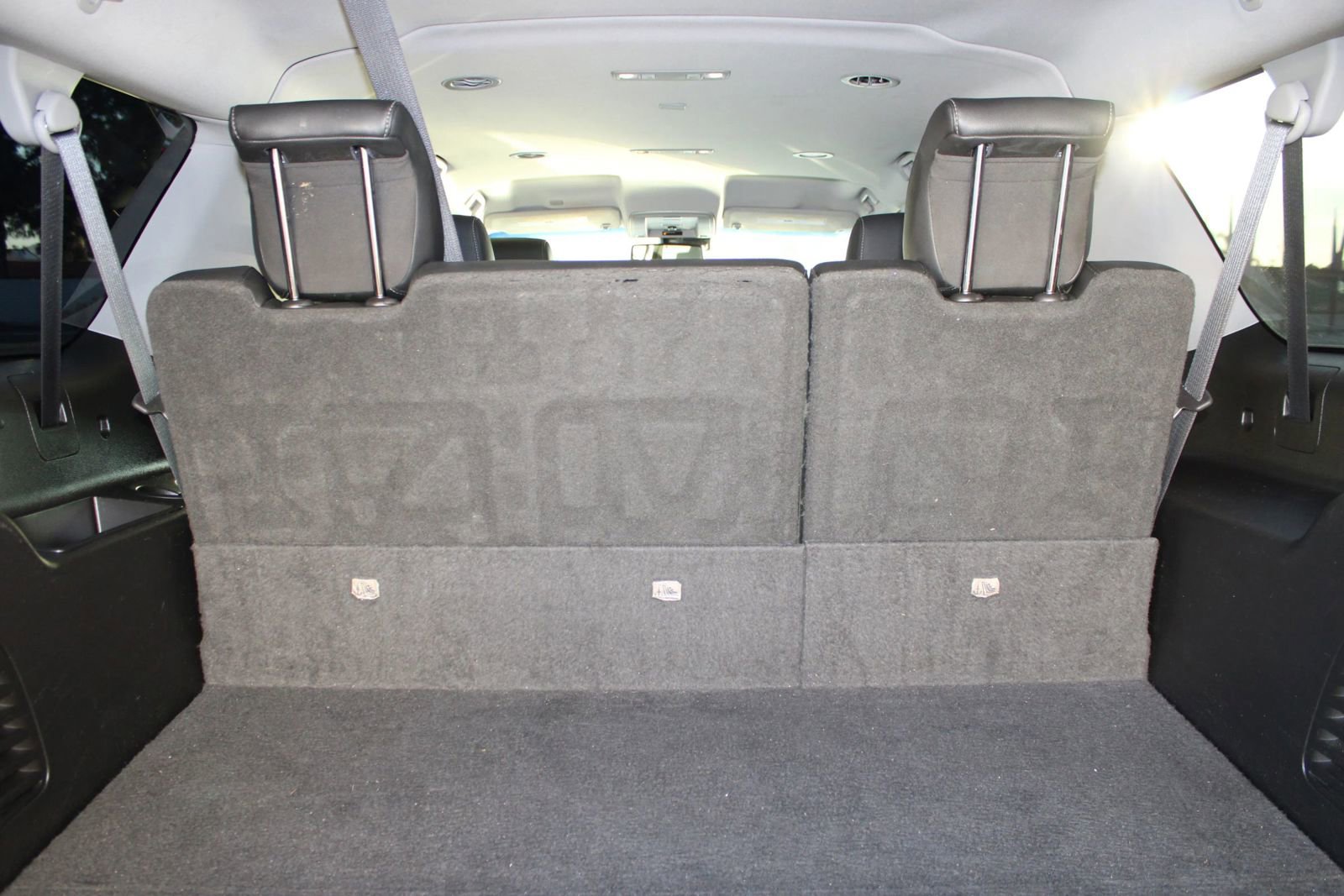 Used 2019 GMC Yukon XL SLT w/ Graphite Performance Edition image 34