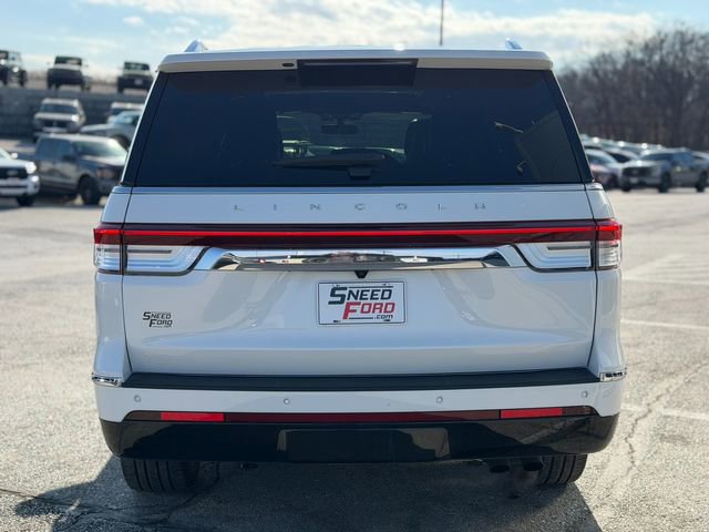 Used 2024 Lincoln Navigator Reserve AWD/4WD image 6