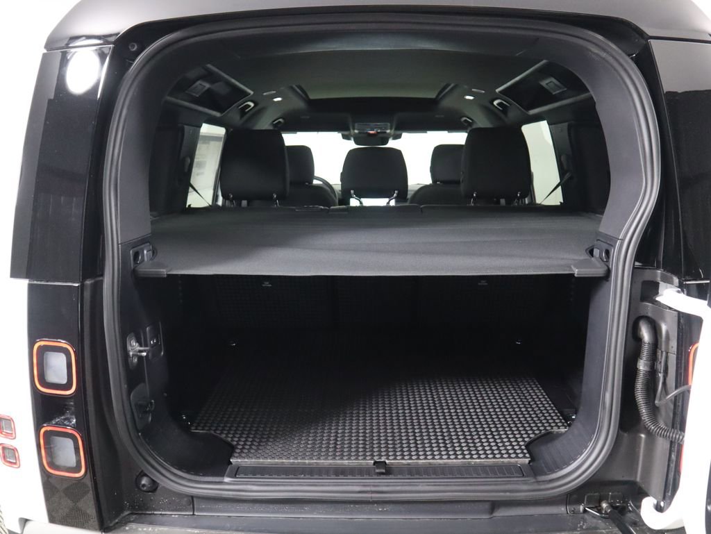New 2026 Land Rover Defender 110 S image 28