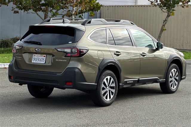 Used 2025 Subaru Outback Premium w/ Popular Package #1 image 4