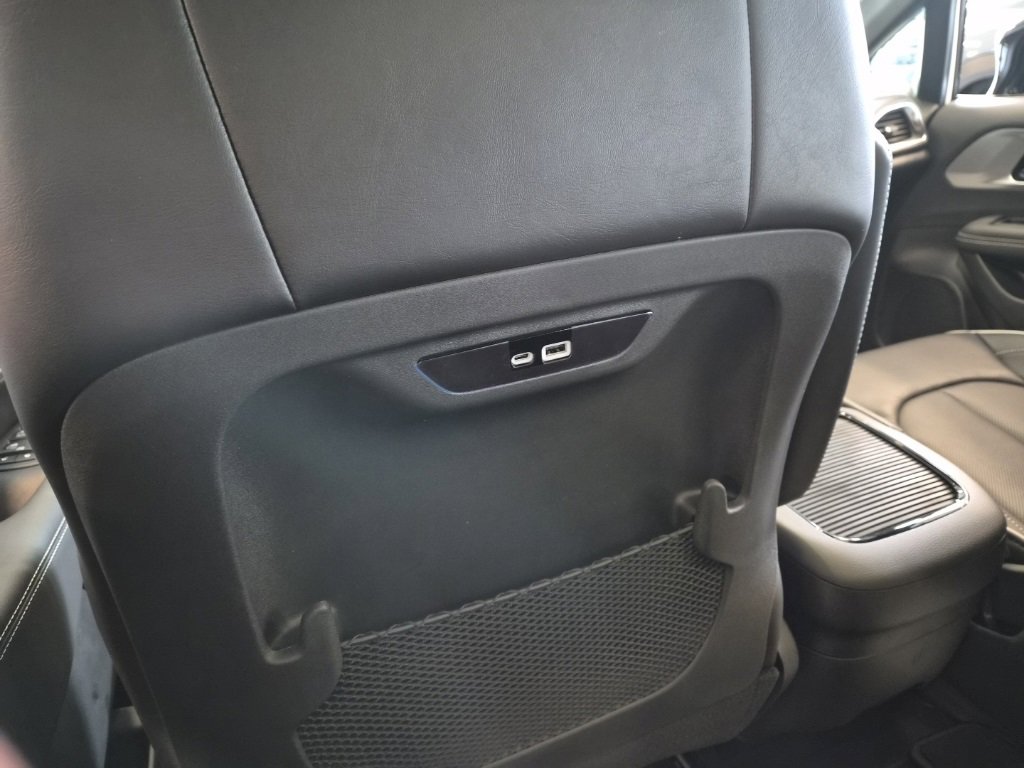 New 2026 Chrysler Pacifica Limited w/ S Appearance Package image 45