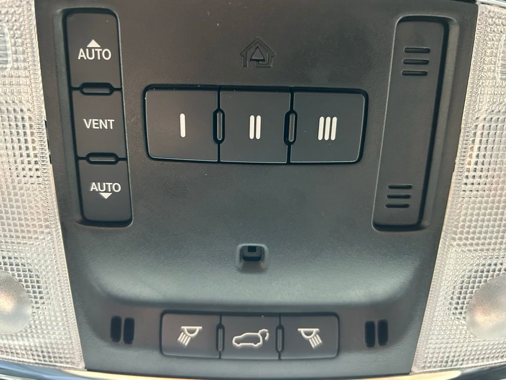 Used 2022 Jeep Grand Cherokee Laredo X image 33