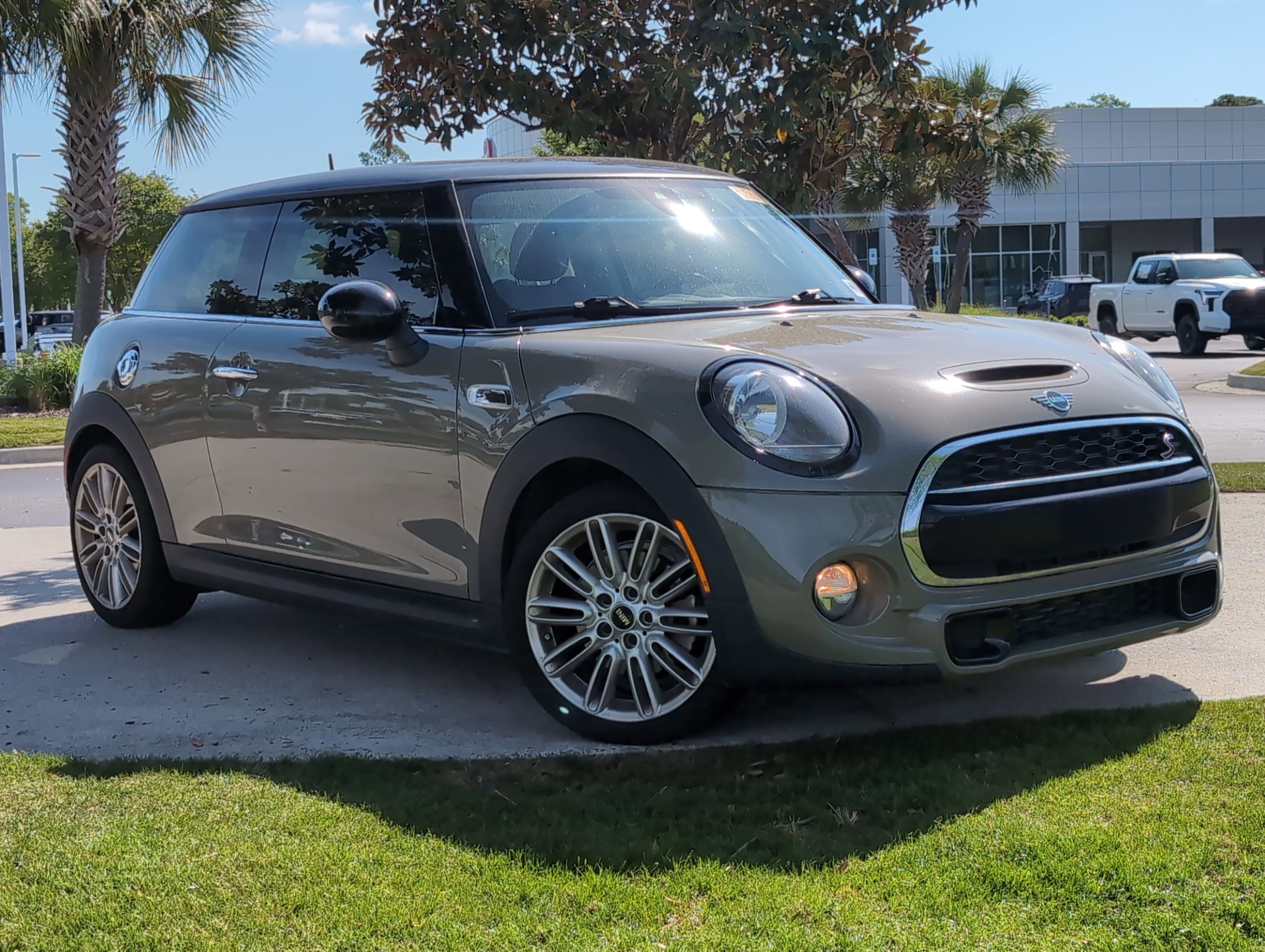 Used 2019 MINI Cooper S w/ Signature Upholstery Package image 2