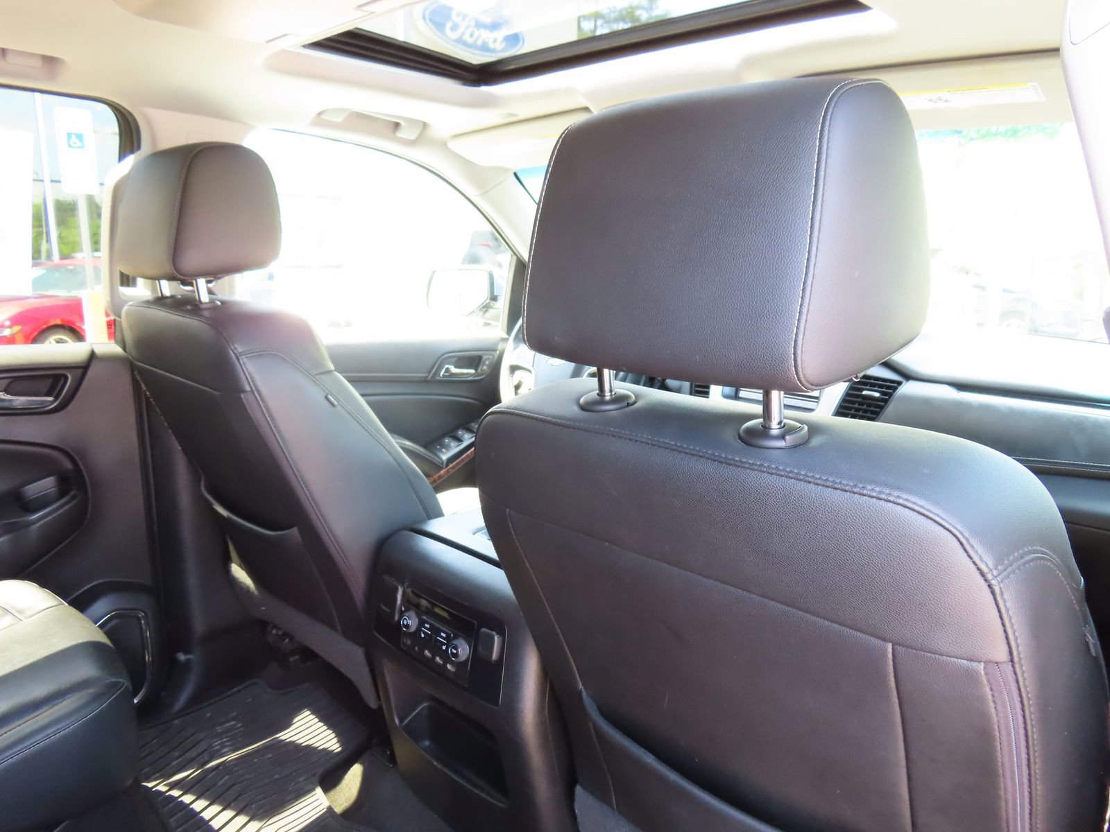 Used 2017 Chevrolet Suburban Premier AWD/4WD image 41